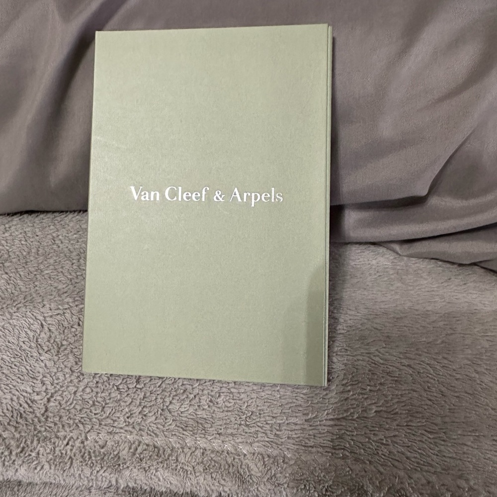 Van Cleef & Arpels Booklet new